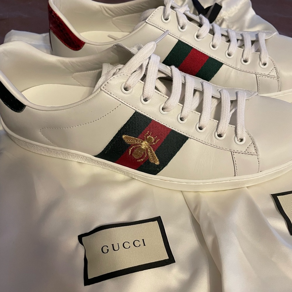 Gucci Ace Embroidered Bee Sneakers sz 9